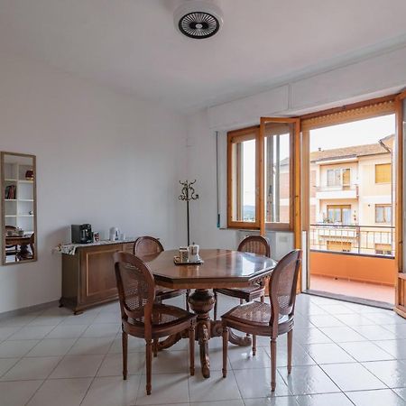 Comfy Flat Steps Away From Siena Station! 아파트 외부 사진