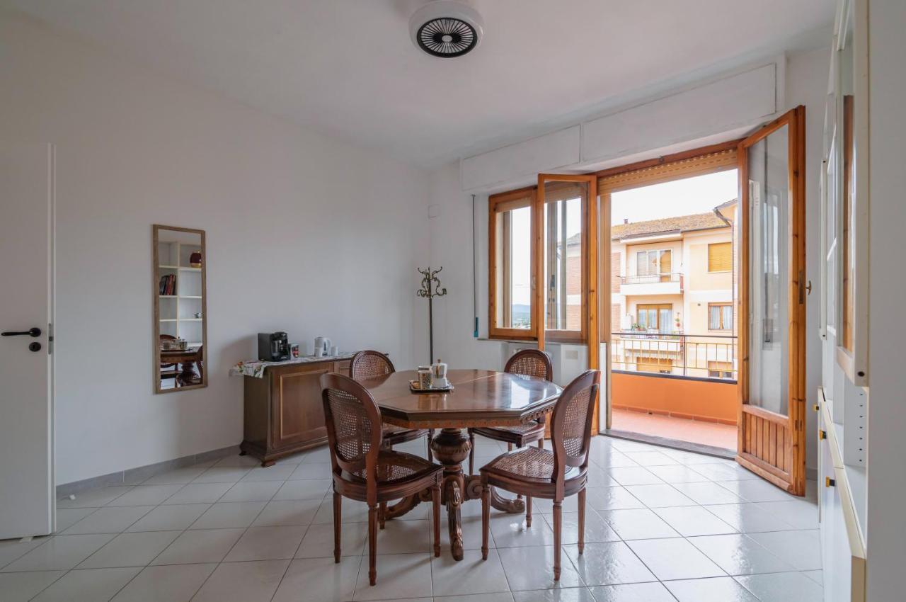 Comfy Flat Steps Away From Siena Station! 아파트 외부 사진