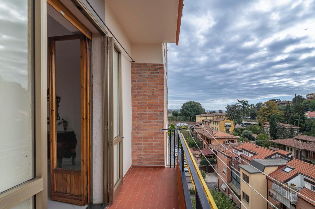 Comfy Flat Steps Away From Siena Station! 아파트 외부 사진