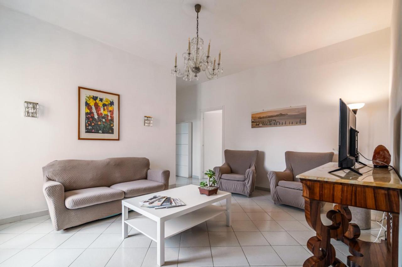 Comfy Flat Steps Away From Siena Station! 아파트 외부 사진