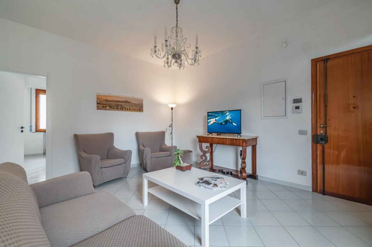 Comfy Flat Steps Away From Siena Station! 아파트 외부 사진