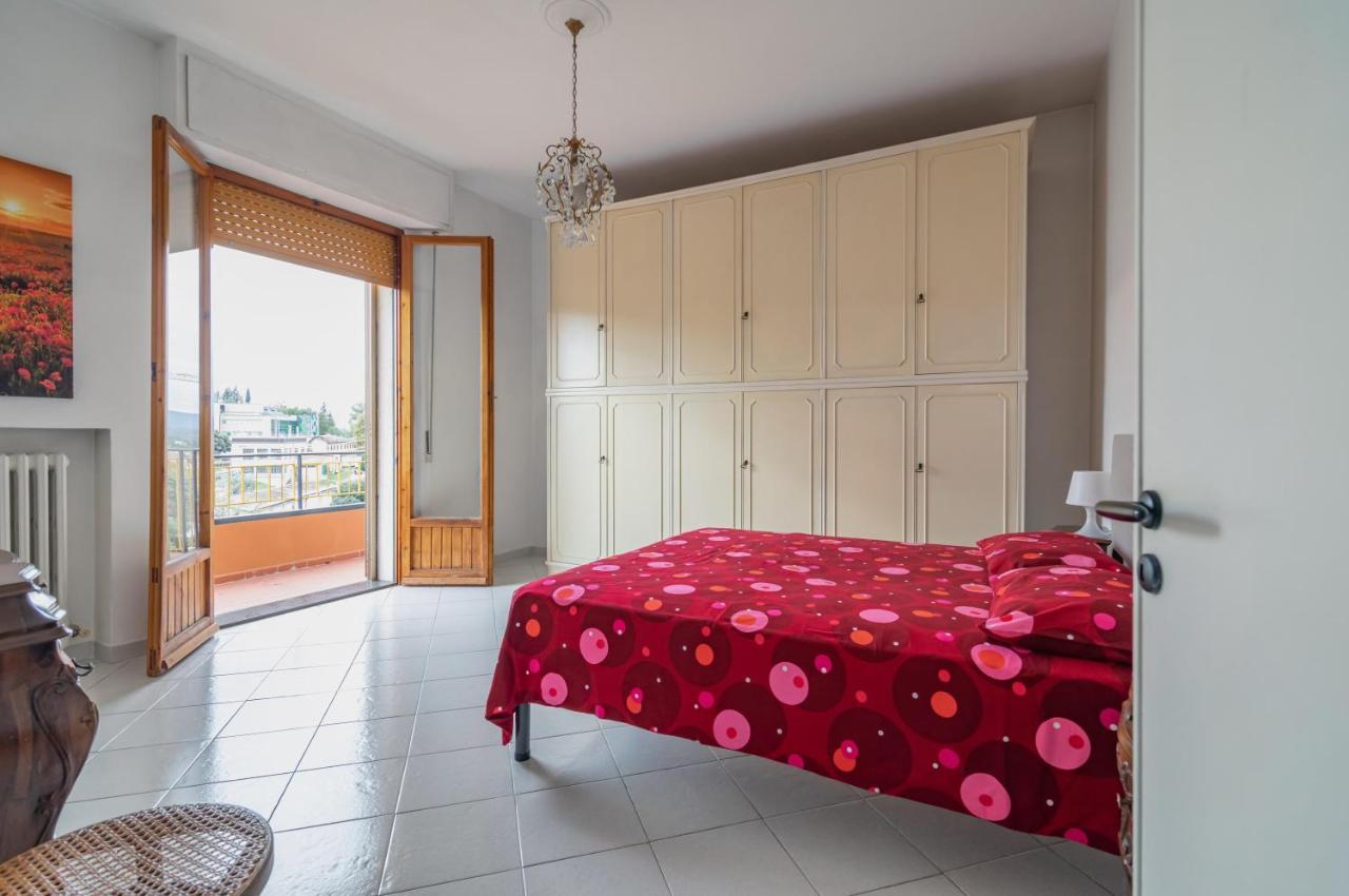 Comfy Flat Steps Away From Siena Station! 아파트 외부 사진