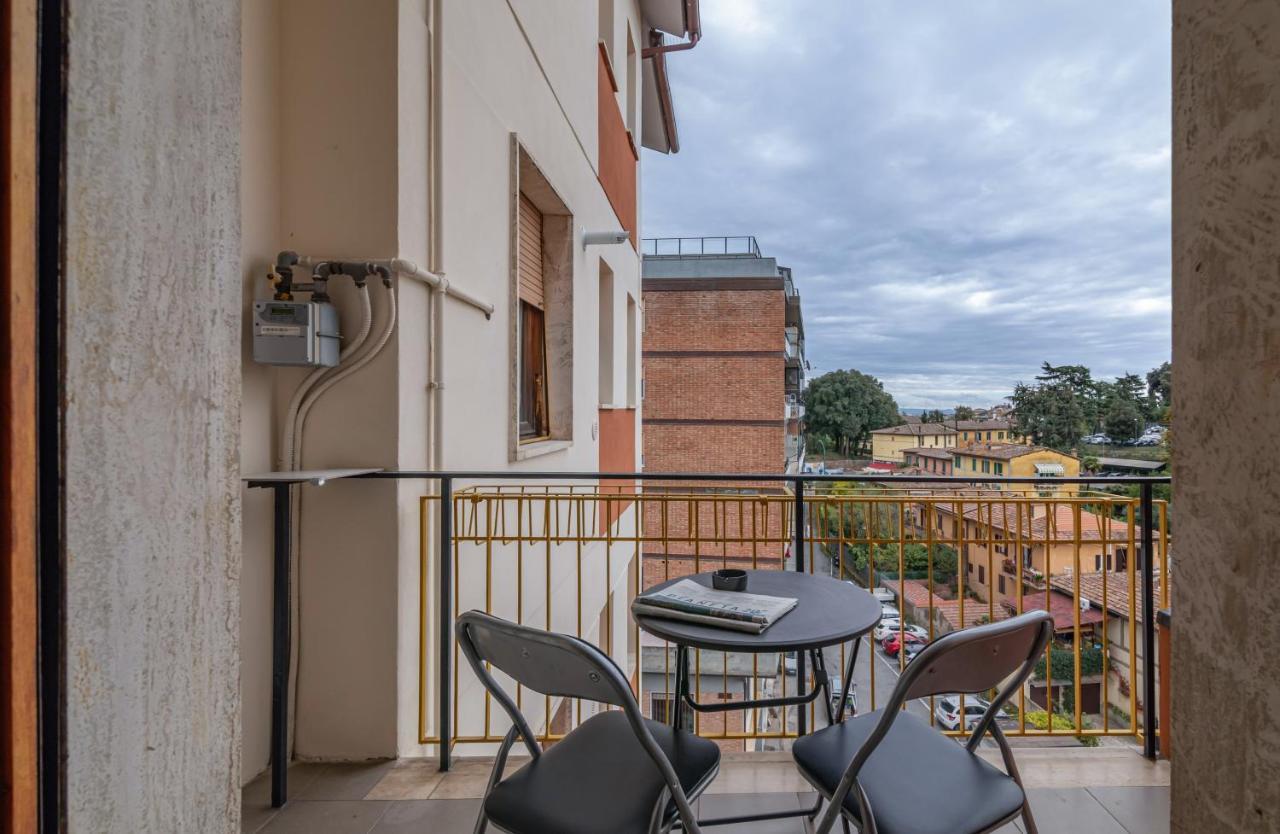 Comfy Flat Steps Away From Siena Station! 아파트 외부 사진