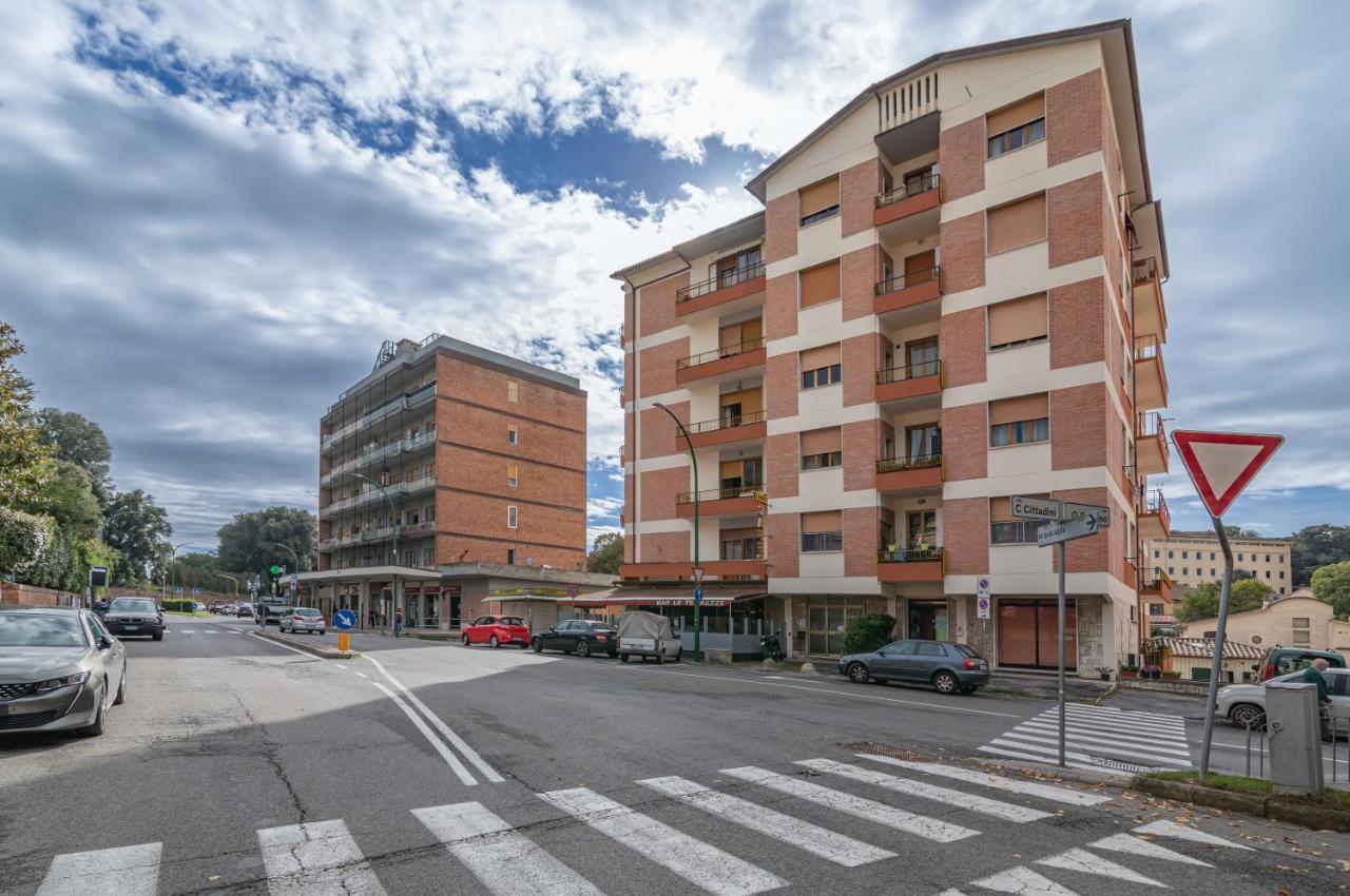 Comfy Flat Steps Away From Siena Station! 아파트 외부 사진