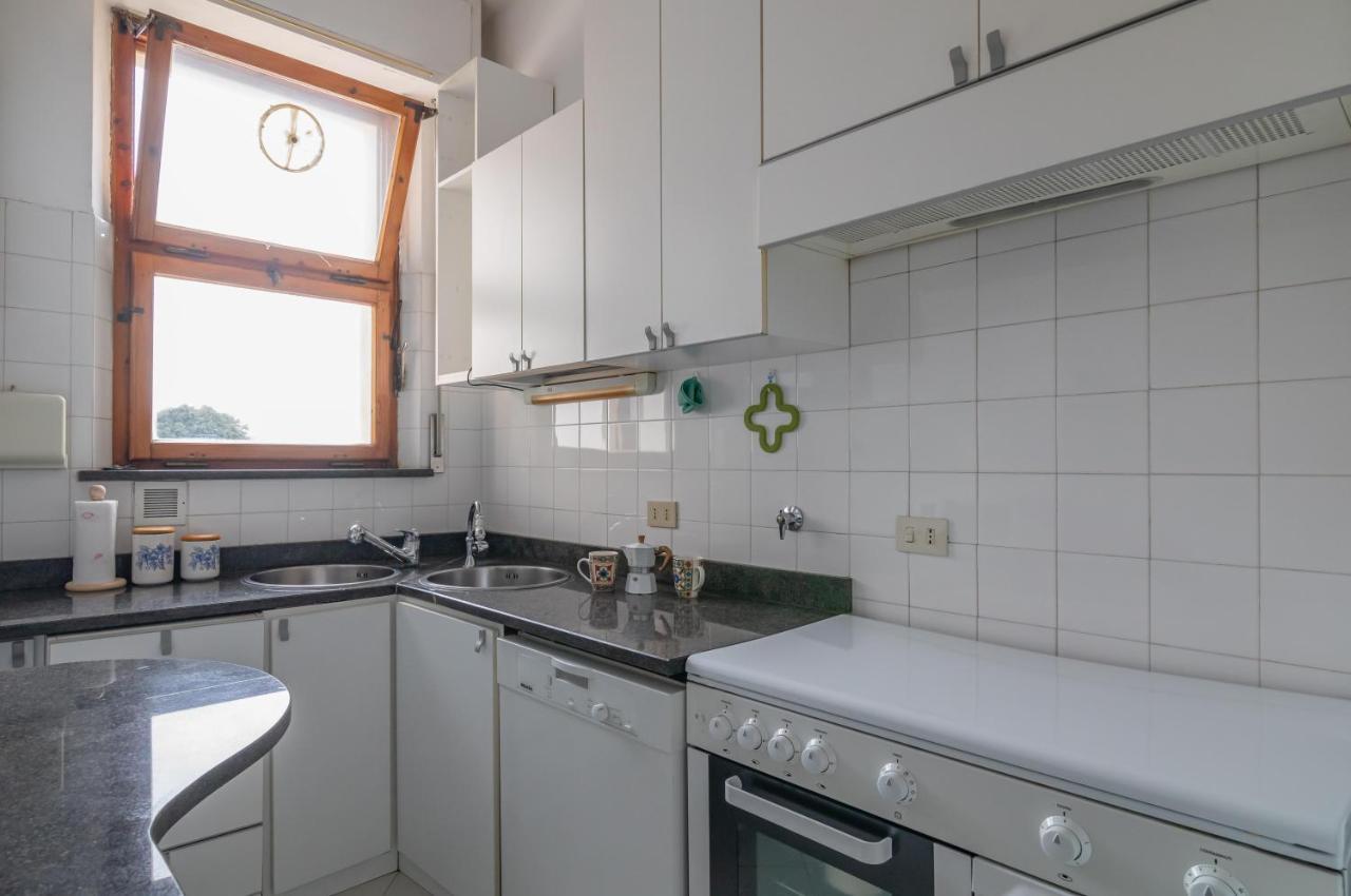 Comfy Flat Steps Away From Siena Station! 아파트 외부 사진