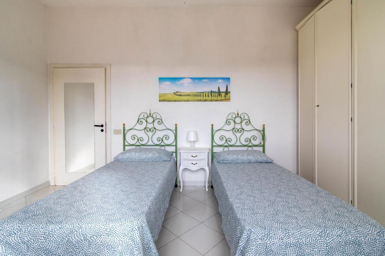 Comfy Flat Steps Away From Siena Station! 아파트 외부 사진