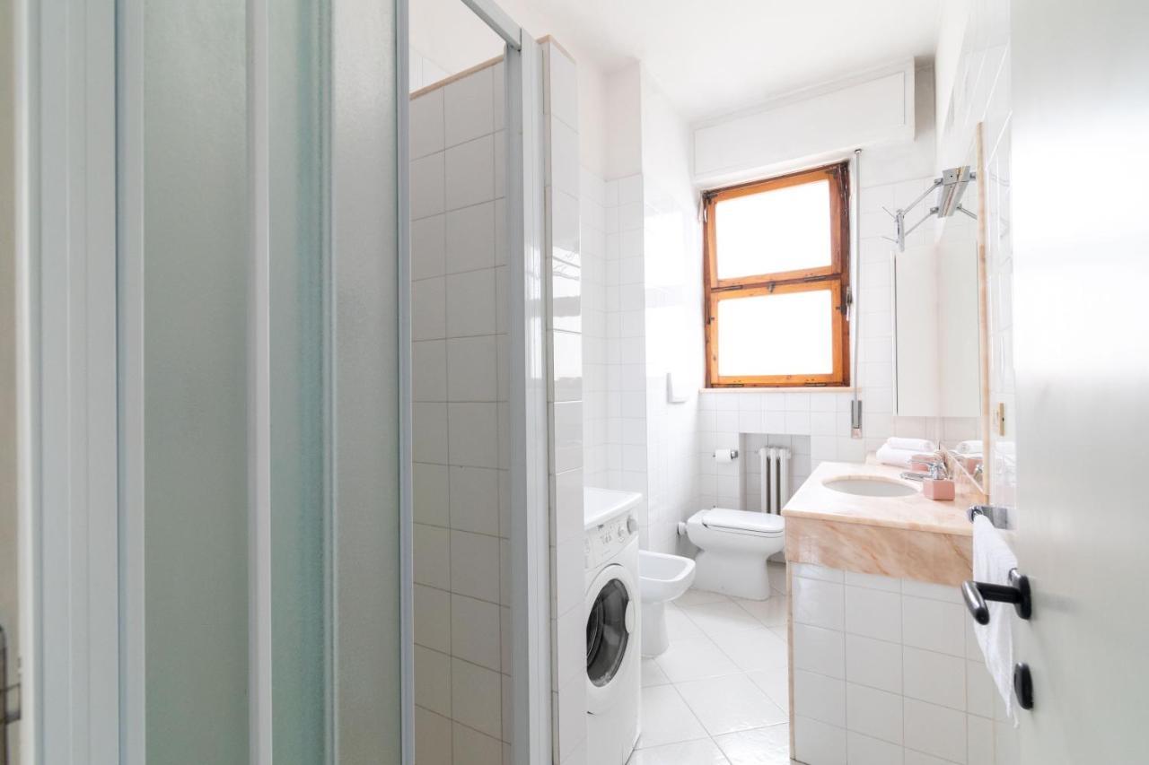 Comfy Flat Steps Away From Siena Station! 아파트 외부 사진